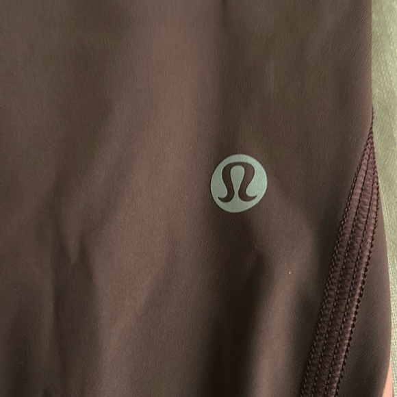 Lululemon - Picture 2 of 5